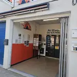 Distributeur de burgers, boissons et snacking