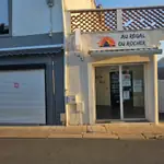 Distributeur de burgers, boissons et snacking
